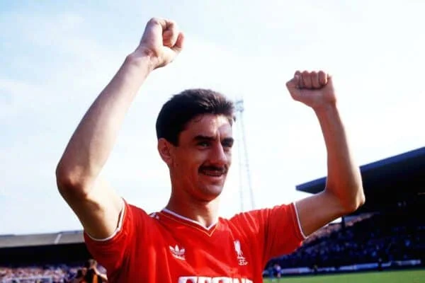 Hình 1: Ian RushRush là cầu thủ đắt giá nhất tại Liverpool