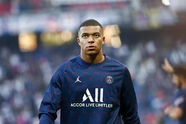 Hình 5: Tiền đạo cánh Mbappe